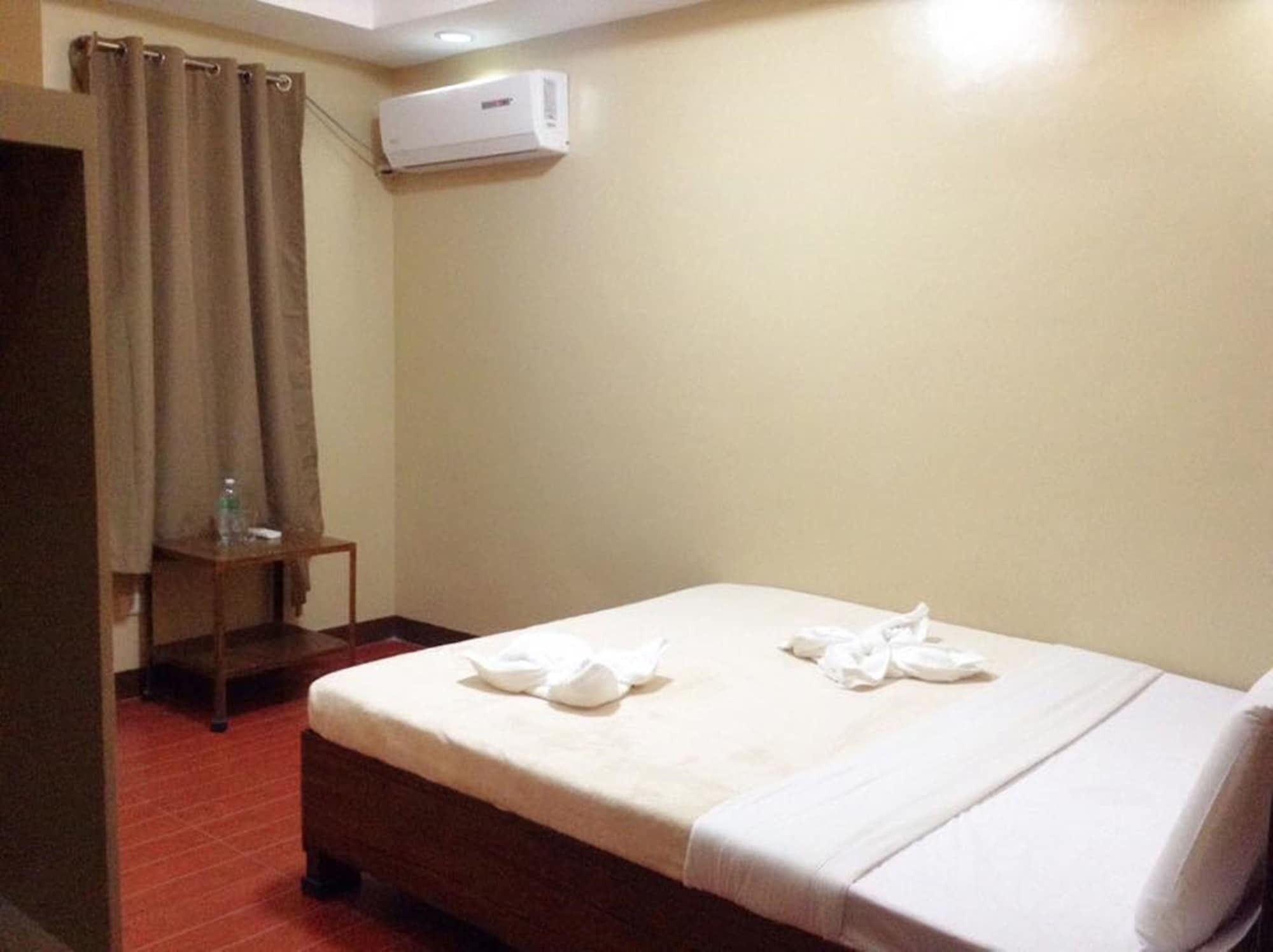 East Square Inn Bacolod Extérieur photo